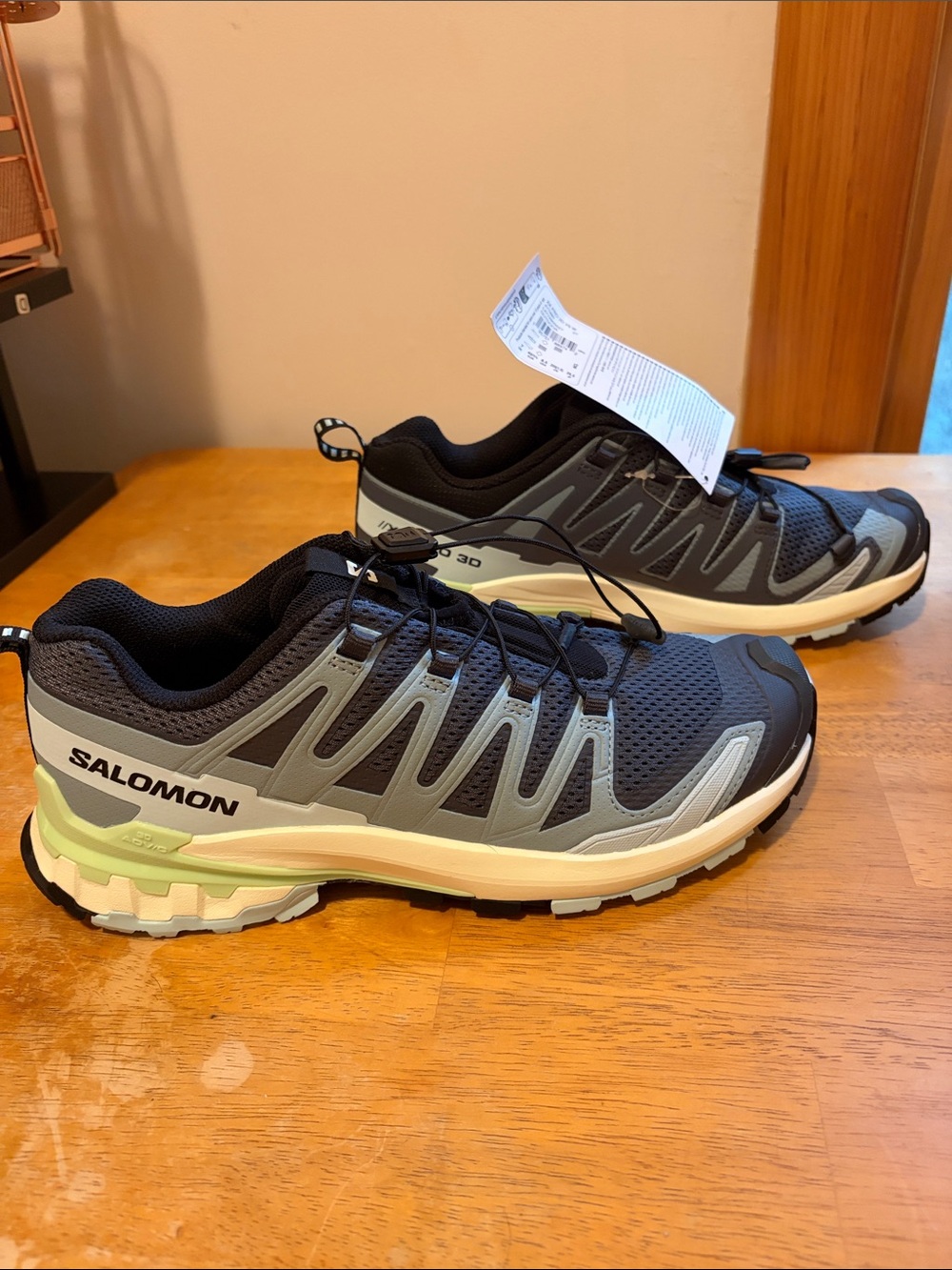 Salomon Woman’s XA Pro 3D V9 Trail Shoes in Black & Light blue - Picture 3 of 8